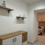 Fefalu House *