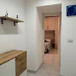 Fefalu House Apartamento