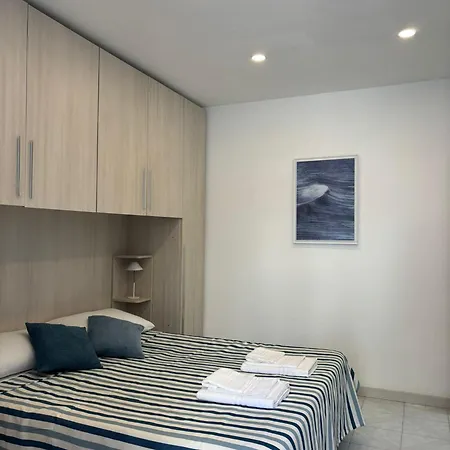 Fefalu House Apartmán *