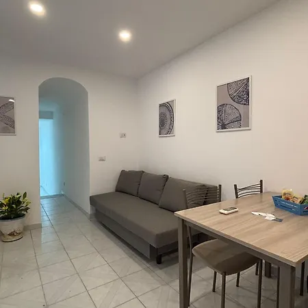 Fefalu House דירה *