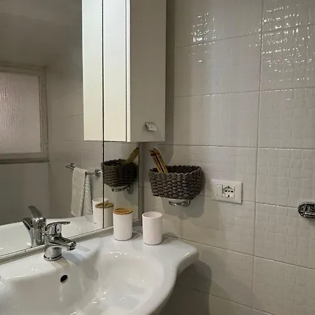 Fefalu House * איסקיה