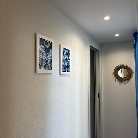 Fefalu House Apartament *